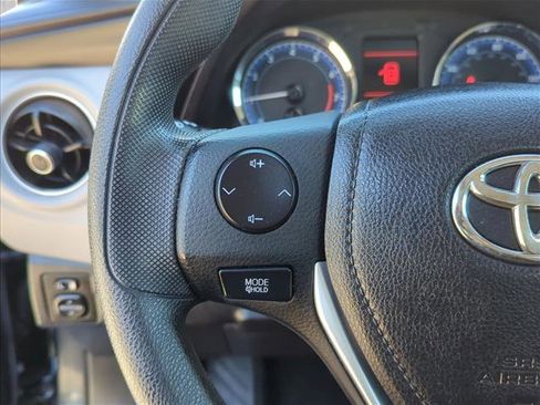 Used 2017 Toyota Corolla LE image 15