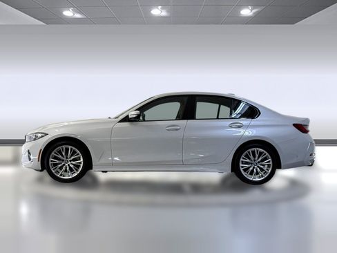 Used 2023 BMW 330i Sedan w/ Parking Assistance Package RWD image 2