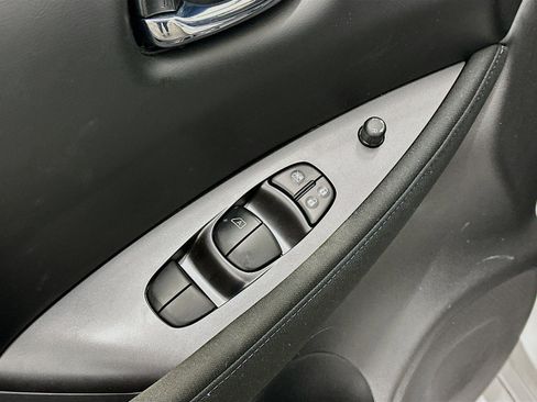 Used 2025 Nissan Leaf S image 15
