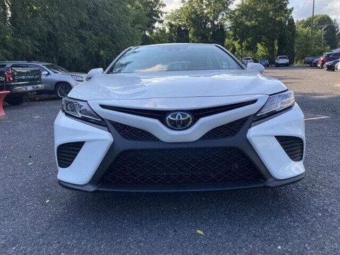 Used 2019 Toyota Camry SE w/ Convenience Package image 4