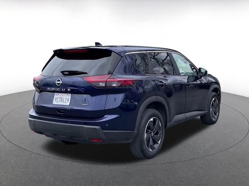 Used 2025 Nissan Rogue SV image 14