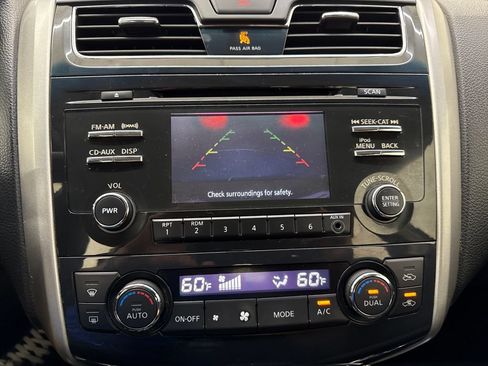 Used 2013 Nissan Altima 2.5 SV FWD image 19