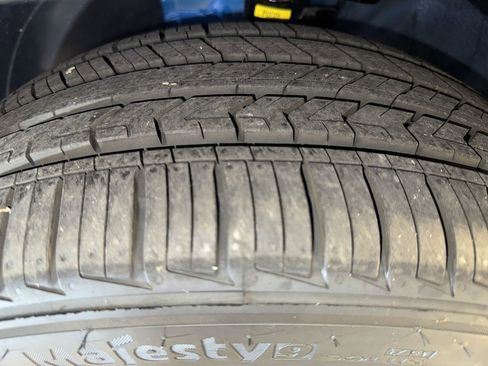 Certified 2025 Kia Seltos X-Line image 11