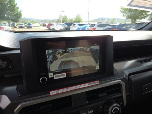 Used 2025 Toyota Tacoma SR5 AWD/4WD image 34