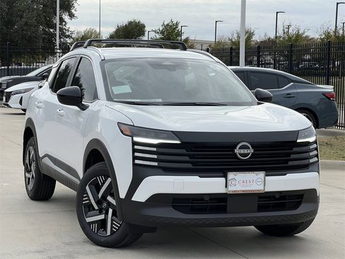 New 2026 Nissan Kicks SV image 2