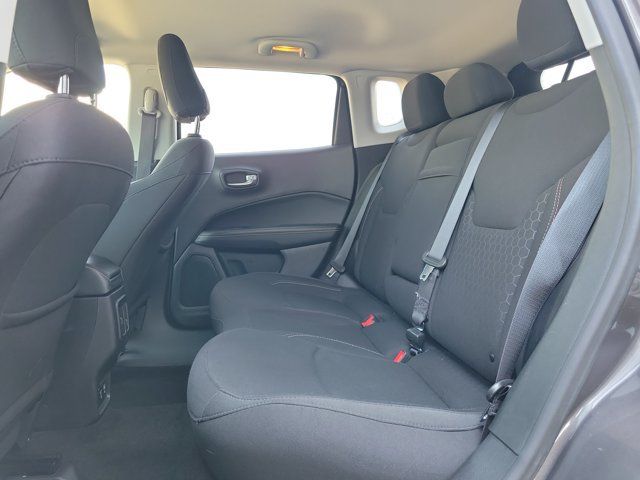 Used 2019 Jeep Compass Sport FWD image 13