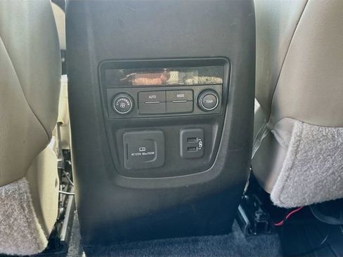 Used 2019 Buick Enclave Essence AWD/4WD image 28