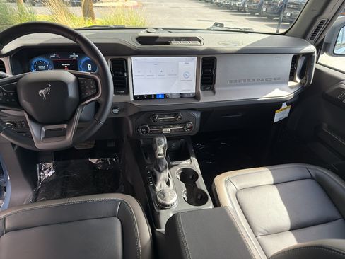 New 2025 Ford Bronco Outer Banks w/ Black Appearance Package AWD/4WD image 23
