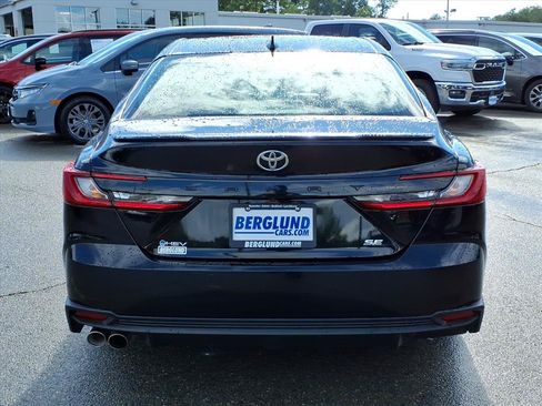Used 2025 Toyota Camry SE FWD image 5
