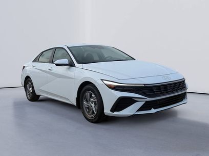 New 2026 Hyundai Elantra SE