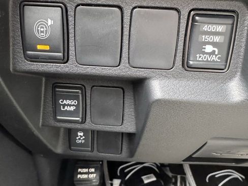 Used 2024 Nissan Frontier SL w/ Technology Package image 24