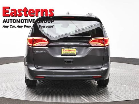 Used 2017 Chrysler Pacifica Touring-L Plus w/ Advanced Safetytec Group FWD image 6