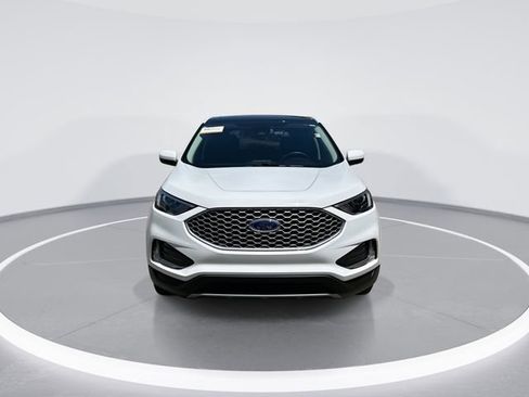 Used 2024 Ford Edge SEL w/ Convenience Package AWD/4WD image 3