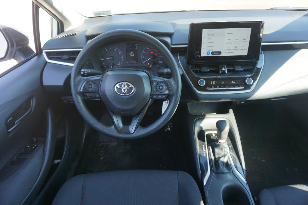 Used 2024 Toyota Corolla LE FWD image 5