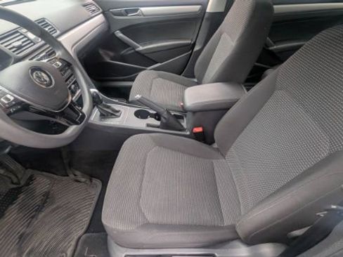 Used 2017 Volkswagen Passat 1.8T S image 16