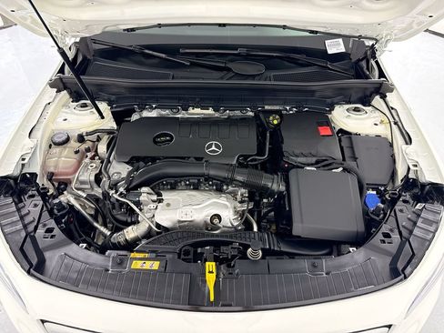 Used 2022 Mercedes-Benz GLB 250 4MATIC image 29