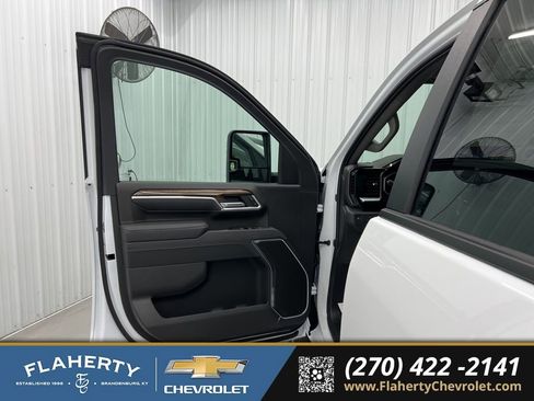 New 2026 Chevrolet Silverado 3500 LT image 8