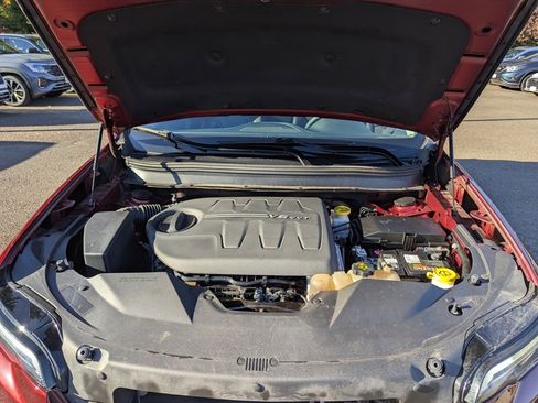 Used 2019 Jeep Cherokee Latitude Plus w/ Comfort/Convenience Group image 37