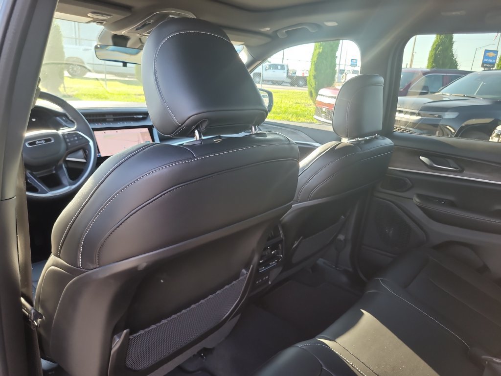 New 2027 Jeep Grand Cherokee Limited RWD image 12