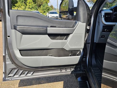 Used 2024 Ford F250 XLT image 14