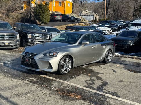 Used 2018 Lexus IS 300 AWD image 3