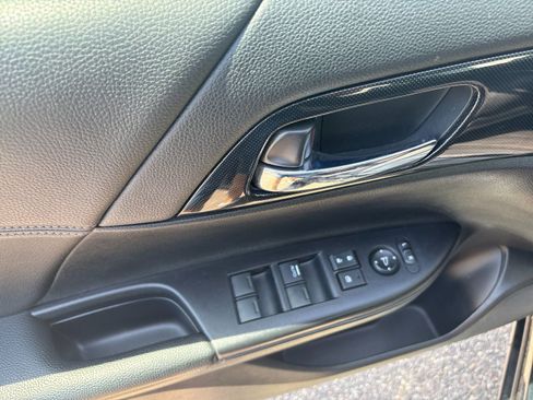 Used 2013 Honda Accord Sport image 12