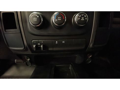 Used 2014 RAM 2500 Tradesman w/ Chrome Appearance Group image 12