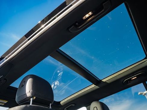 Certified 2025 Mercedes-Benz GLS 450 4MATIC image 37