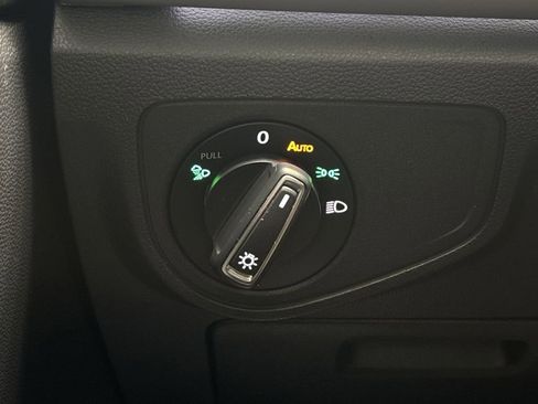 Used 2022 Volkswagen Atlas Cross Sport SEL R-Line image 61