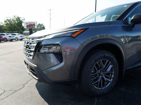 Used 2026 Nissan Rogue S FWD image 3