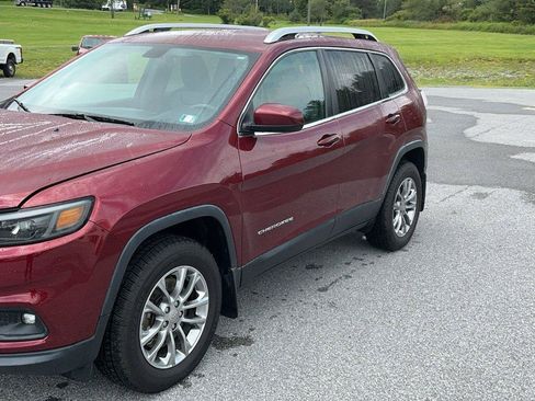 Used 2019 Jeep Cherokee Latitude Plus AWD/4WD image 1