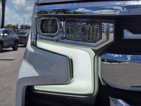 Used 2022 Chevrolet Silverado 1500 LTZ w/ LTZ Premium Package AWD/4WD image 12