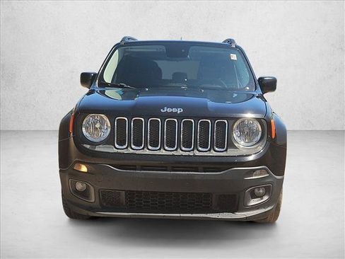 Used 2017 Jeep Renegade Latitude FWD image 2