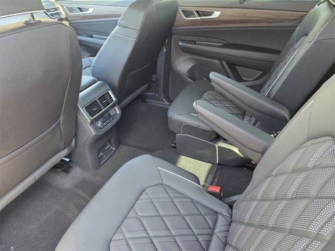 New 2026 Volkswagen Atlas SEL Premium R-Line image 21