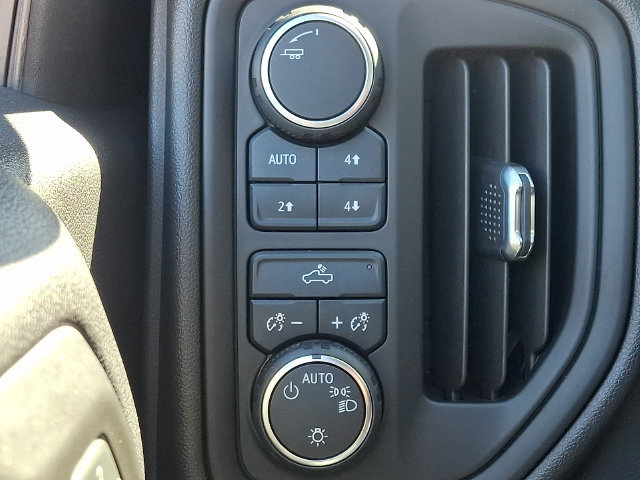 Used 2022 Chevrolet Silverado 1500 Custom Trail Boss w/ LPO, Dark Essentials Package AWD/4WD image 22