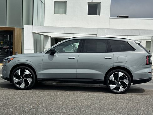 Certified 2025 Volvo EX90 Ultra AWD/4WD image 7