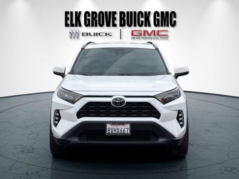 Used 2021 Toyota RAV4 LE AWD/4WD image 9