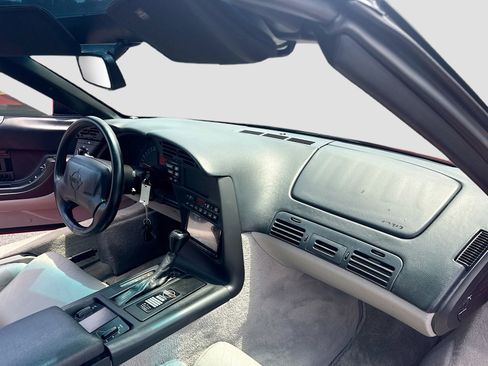 Used 1995 Chevrolet Corvette Coupe RWD image 24