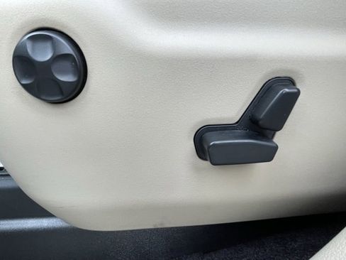 Used 2017 Jeep Grand Cherokee Limited image 28