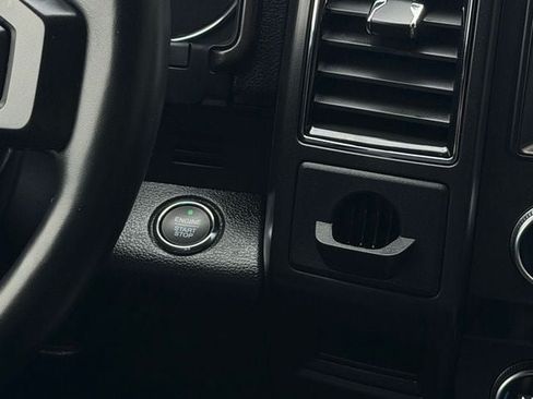 Used 2019 Ford Expedition Limited w/ Equipment Group 301A RWD image 18