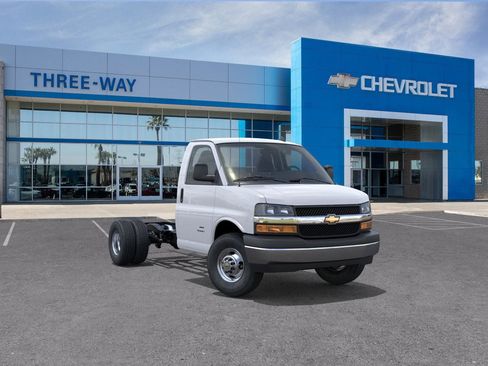 New 2025 Chevrolet Express 3500 w/ Power Convenience Package image 25