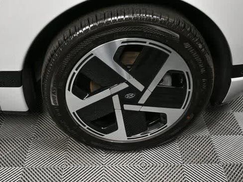 New 2026 Hyundai Ioniq 9 Calligraphy image 27