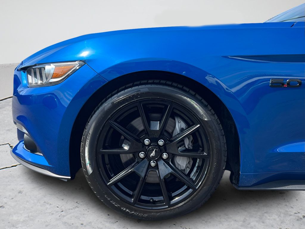 Used 2017 Ford Mustang GT w/ Black Accent Package RWD image 29