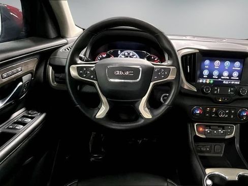 Used 2024 GMC Terrain Denali w/ Denali Premium Package AWD/4WD image 10