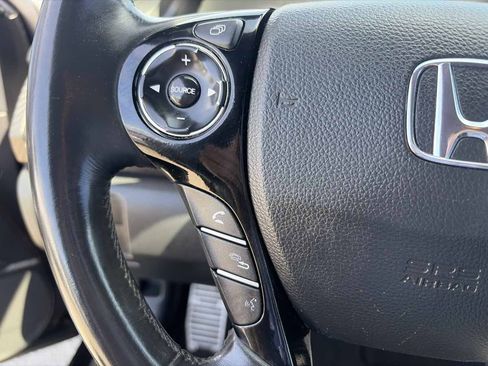 Used 2017 Honda Accord Sport image 38
