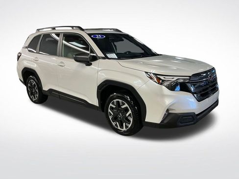 Certified 2025 Subaru Forester Premium w/ Convenience Package #1 AWD/4WD image 8