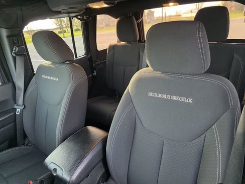 Used 2018 Jeep Wrangler Unlimited Sport image 12