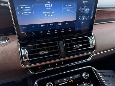 Used 2023 Lincoln Navigator Reserve AWD/4WD image 31