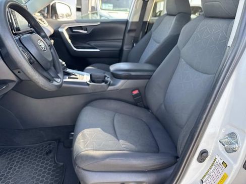Used 2019 Toyota RAV4 XLE w/ Convenience Package image 18