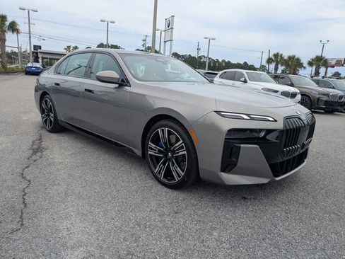 Used 2023 BMW 740i w/ Parking Assistance Package RWD image 2